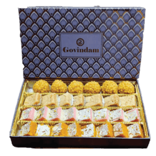 Box 800g - Chocolate Cake, Nariyal, Dodha & Moong Barfi