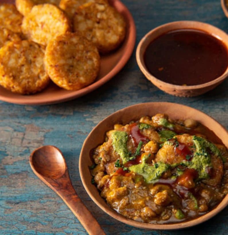 Aloo Tikki With Chole