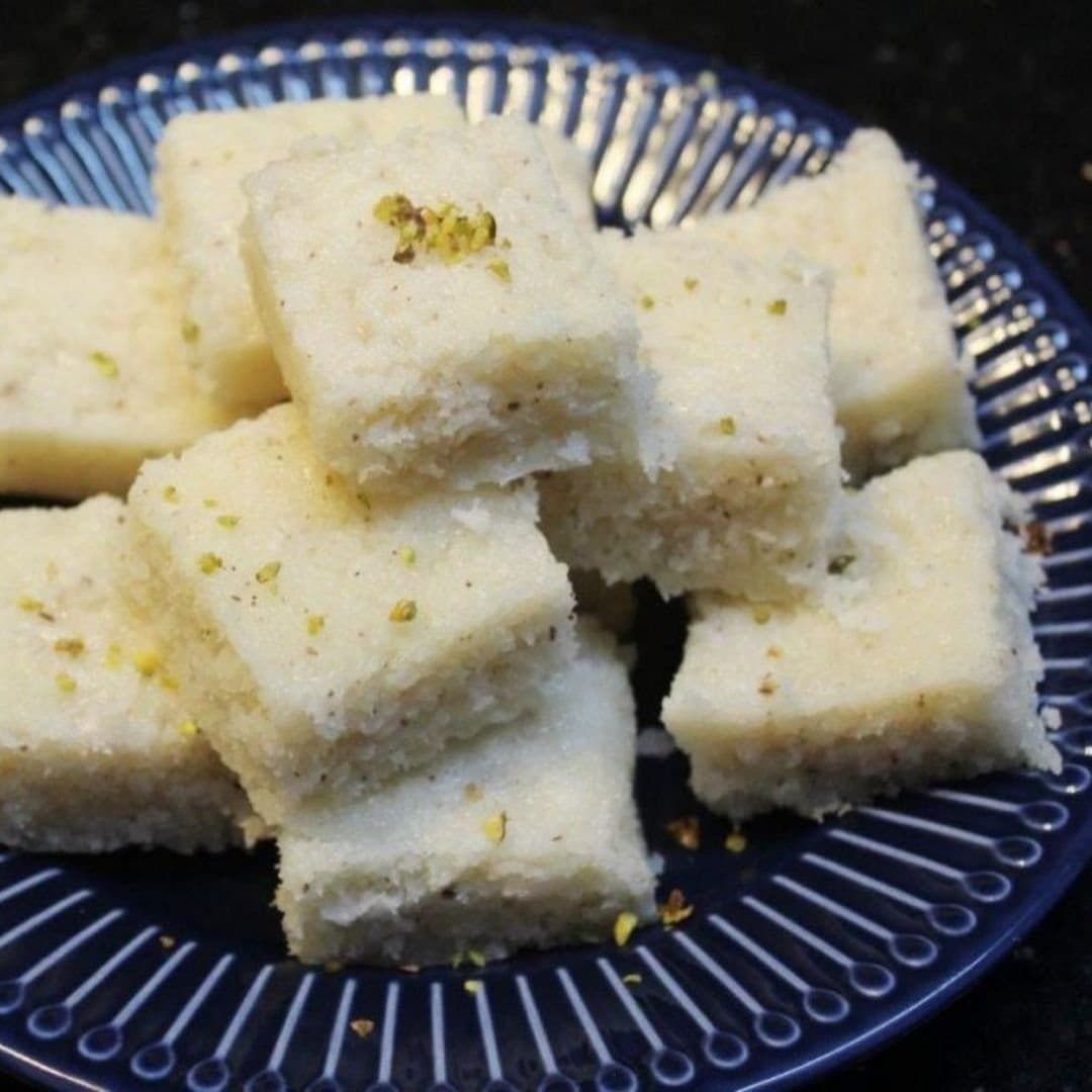 Coconut Burfi (Nariyal Barfi)